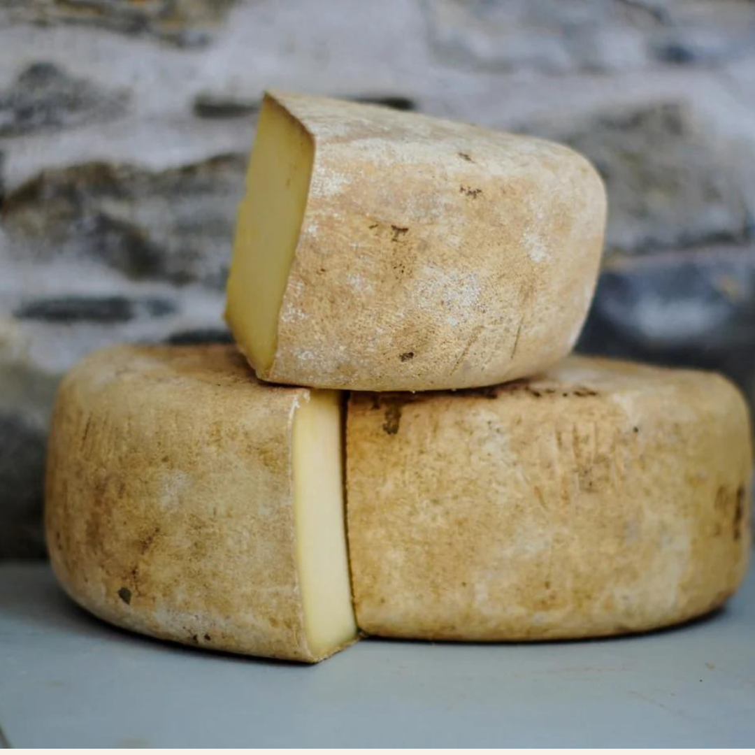 Dairy on a ketogenic diet: pros and cons