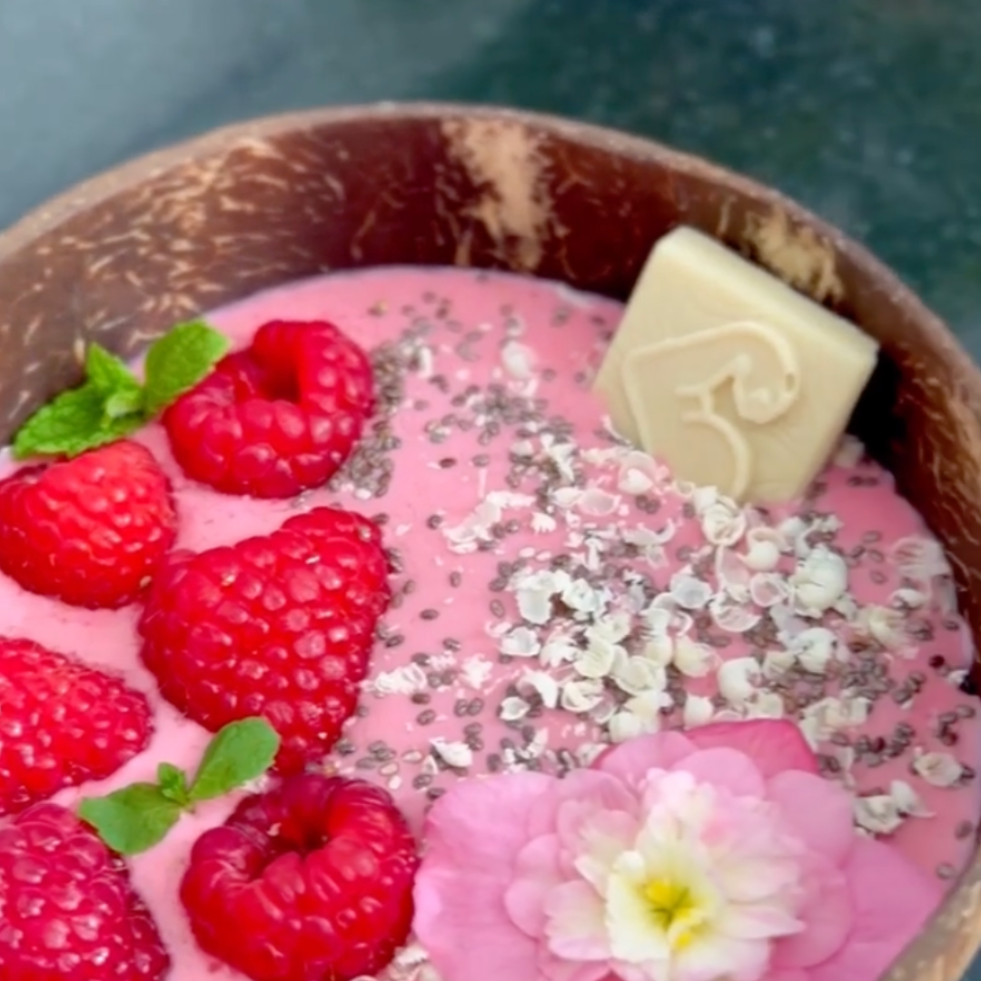 Raspberry & White Choc Protein Smoothie Bowl